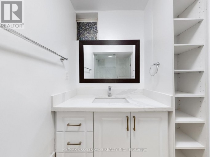 49 KING LOUIS CRESCENT, Toronto (L'Amoreaux), Ontario, M1T2X1