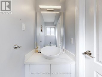 49 KING LOUIS CRESCENT Toronto (L'Amoreaux) Ontario photo 9