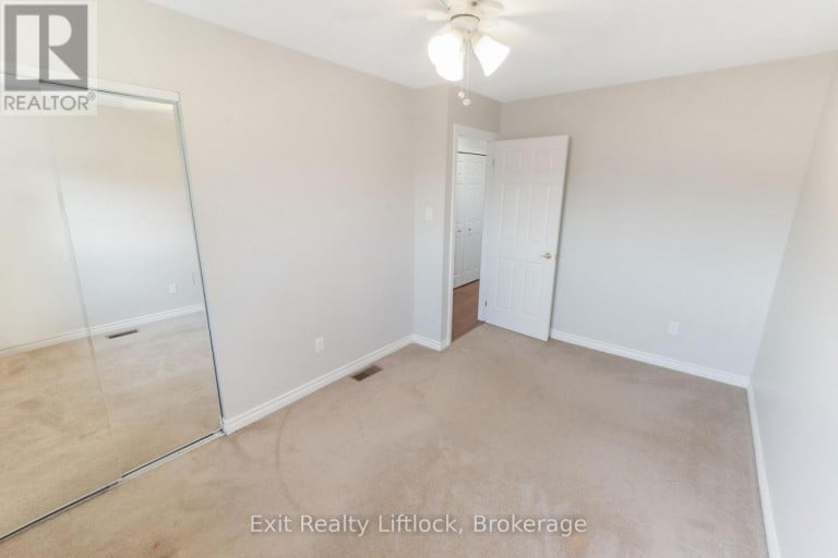 958 SMITHSIDE COURT, Peterborough (Monaghan Ward 2), Ontario, K9J8E2