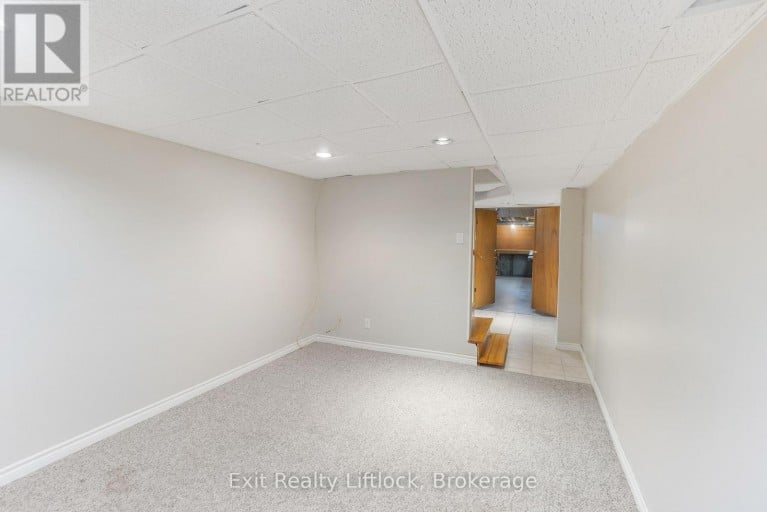 958 SMITHSIDE COURT, Peterborough (Monaghan Ward 2), Ontario, K9J8E2
