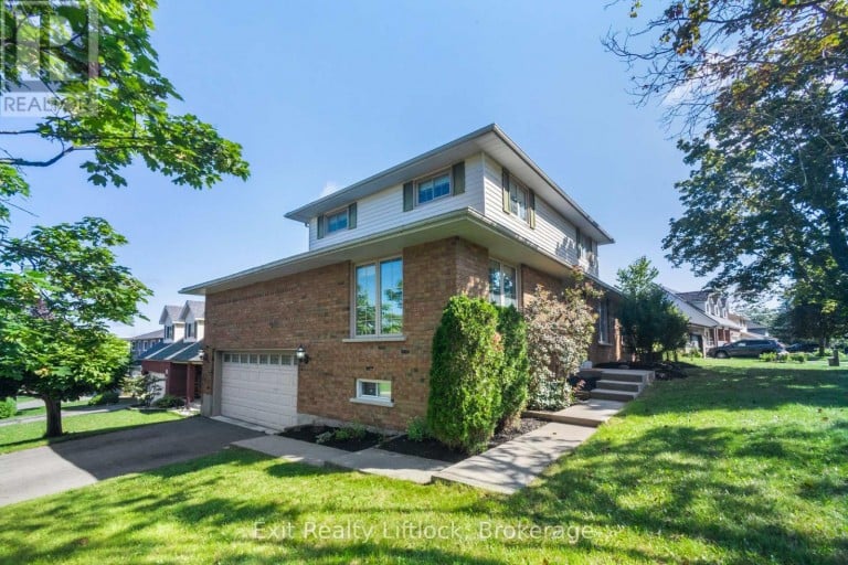 958 SMITHSIDE COURT, Peterborough (Monaghan Ward 2), Ontario, K9J8E2