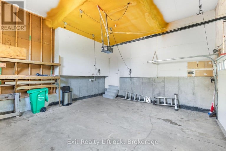 958 SMITHSIDE COURT, Peterborough (Monaghan Ward 2), Ontario, K9J8E2