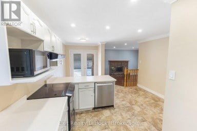 958 SMITHSIDE COURT Peterborough (Monaghan Ward 2) Ontario photo 6