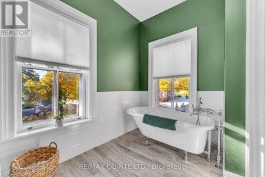 349 MAIN STREET Prince Edward County (Bloomfield Ward) Ontario photo 30