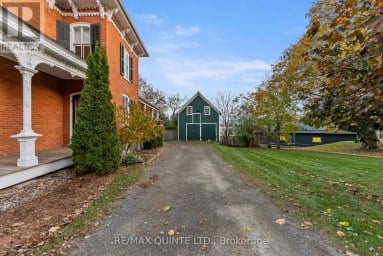 349 MAIN STREET Prince Edward County (Bloomfield Ward) Ontario photo 5