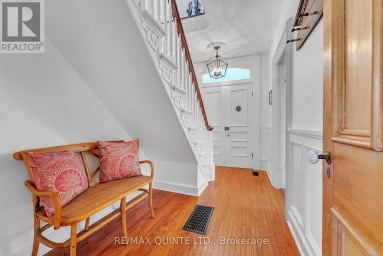 349 MAIN STREET Prince Edward County (Bloomfield Ward) Ontario photo 6