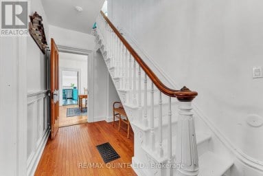349 MAIN STREET Prince Edward County (Bloomfield Ward) Ontario photo 7