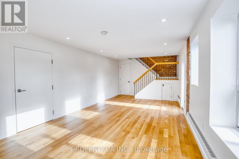 97 LEE AVENUE, Toronto (The Beaches), Ontario, M4E2P2