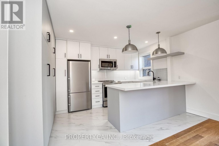 97 LEE AVENUE, Toronto (The Beaches), Ontario, M4E2P2