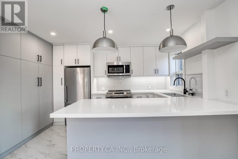 97 LEE AVENUE, Toronto (The Beaches), Ontario, M4E2P2