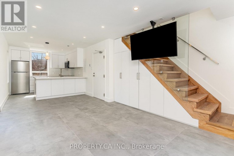 97 LEE AVENUE, Toronto (The Beaches), Ontario, M4E2P2