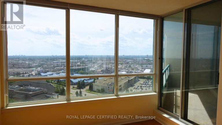 1806 - 550 WEBB DRIVE, Mississauga (City Centre), Ontario, L5B3Y4