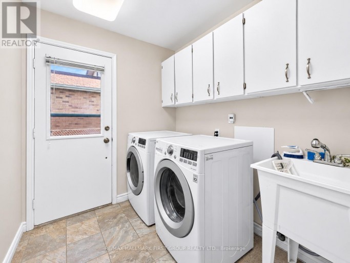 174 HIGHVIEW AVENUE E, London South (South P), Ontario, N6C5G7