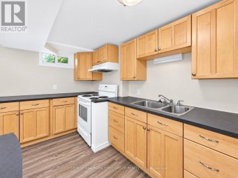 174 HIGHVIEW AVENUE E London South (South P) Ontario photo 32