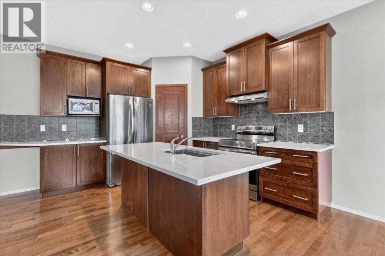 380 Royal Oak Heights NW, Calgary, Alberta, T3G5S4