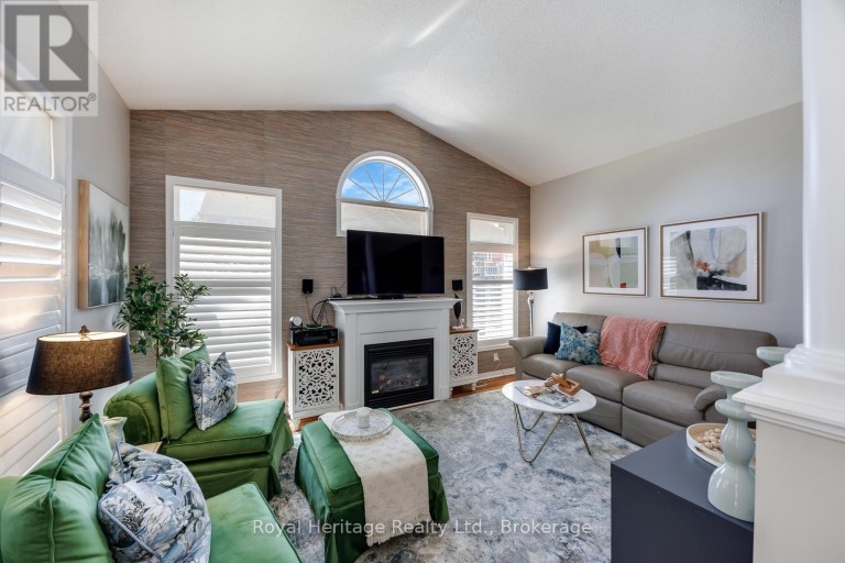 6 GOODALL CRESCENT, Clarington (Bowmanville), Ontario, L1C0G2