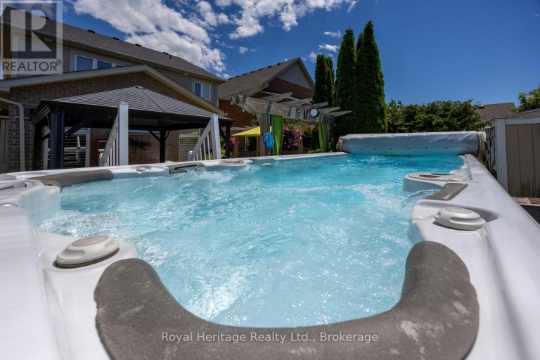 6 GOODALL CRESCENT, Clarington (Bowmanville), Ontario, L1C0G2