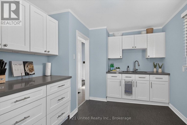 679 HAWLEY STREET, Peterborough (Otonabee Ward 1), Ontario, K9J4C7