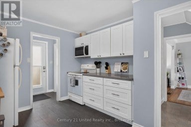 679 HAWLEY STREET Peterborough (Otonabee Ward 1) Ontario photo 13