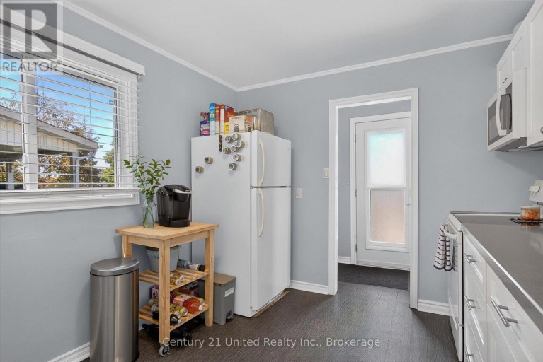679 HAWLEY STREET, Peterborough (Otonabee Ward 1), Ontario, K9J4C7