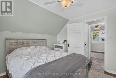 679 HAWLEY STREET Peterborough (Otonabee Ward 1) Ontario photo 21