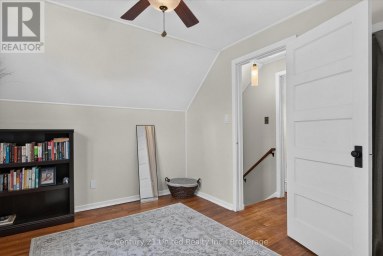 679 HAWLEY STREET Peterborough (Otonabee Ward 1) Ontario photo 24