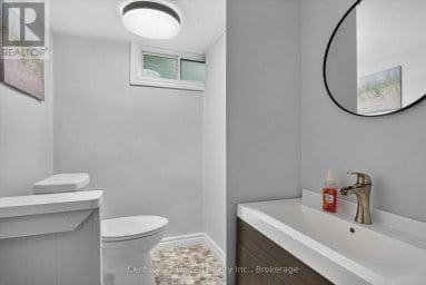 679 HAWLEY STREET Peterborough (Otonabee Ward 1) Ontario photo 26