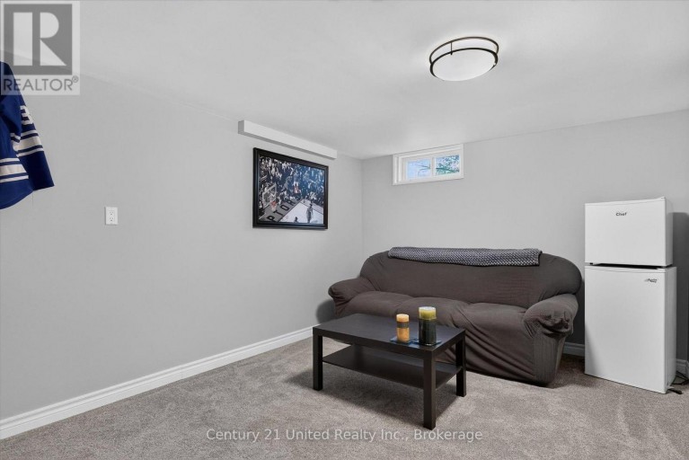 679 HAWLEY STREET, Peterborough (Otonabee Ward 1), Ontario, K9J4C7