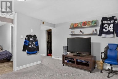 679 HAWLEY STREET Peterborough (Otonabee Ward 1) Ontario photo 29