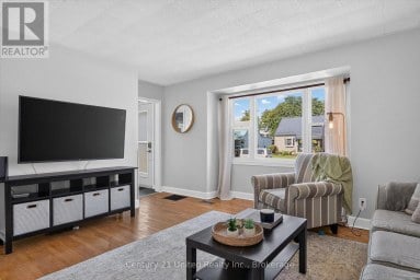 679 HAWLEY STREET Peterborough (Otonabee Ward 1) Ontario photo 3