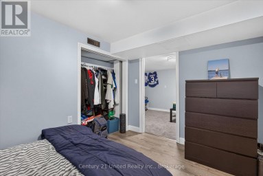 679 HAWLEY STREET Peterborough (Otonabee Ward 1) Ontario photo 32