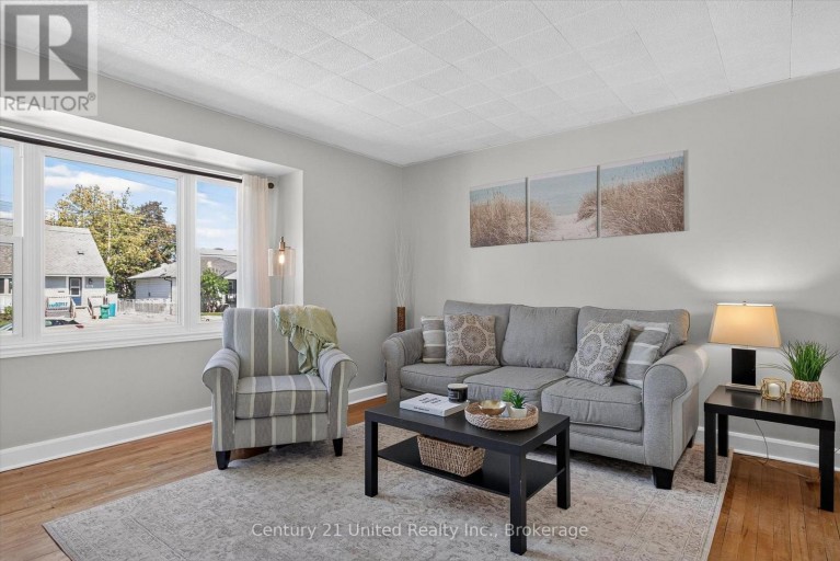 679 HAWLEY STREET, Peterborough (Otonabee Ward 1), Ontario, K9J4C7