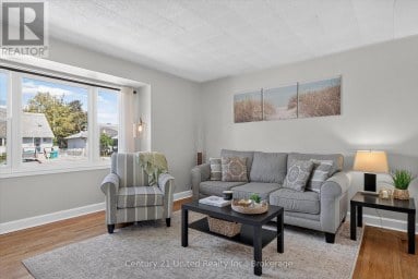 679 HAWLEY STREET Peterborough (Otonabee Ward 1) Ontario photo 4
