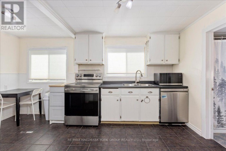 18 RAVENSWOOD DRIVE, Georgina (Sutton & Jackson's Point), Ontario, L0E1L0