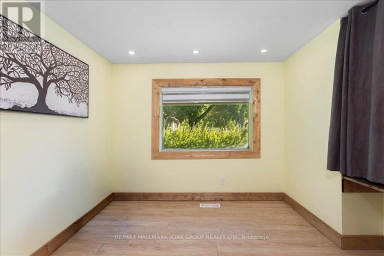 18 RAVENSWOOD DRIVE, Georgina (Sutton & Jackson's Point), Ontario, L0E1L0