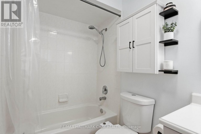117 BROWN STREET, Barrie (Holly), Ontario, L4N7V7