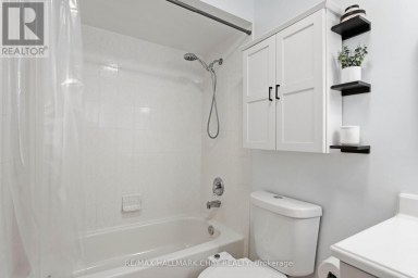 117 BROWN STREET Barrie (Holly) Ontario photo 18