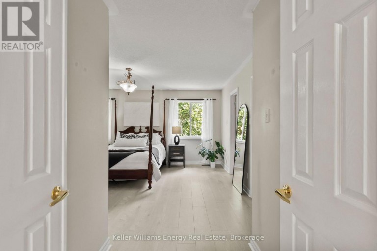 35 VIRGINIA DRIVE, Whitby (Pringle Creek), Ontario, L1R2X9