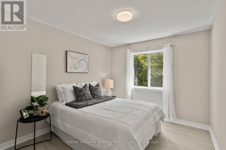 35 VIRGINIA DRIVE, Whitby (Pringle Creek), Ontario, L1R2X9