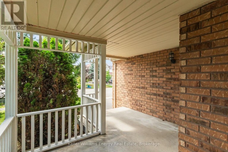 35 VIRGINIA DRIVE, Whitby (Pringle Creek), Ontario, L1R2X9