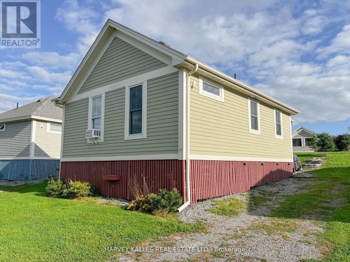 24 BUTTERNUT LANE, Prince Edward County (Athol Ward), Ontario, K0K1P0