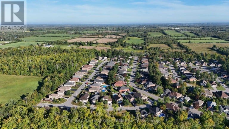 406 COUNTRY LANE, Selwyn, Ontario, K9L2A8