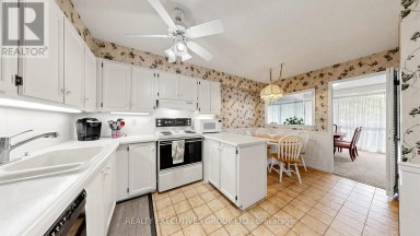206 - 8111 YONGE STREET Markham (Royal Orchard) Ontario photo 10
