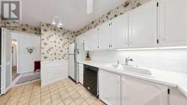 206 - 8111 YONGE STREET Markham (Royal Orchard) Ontario photo 11