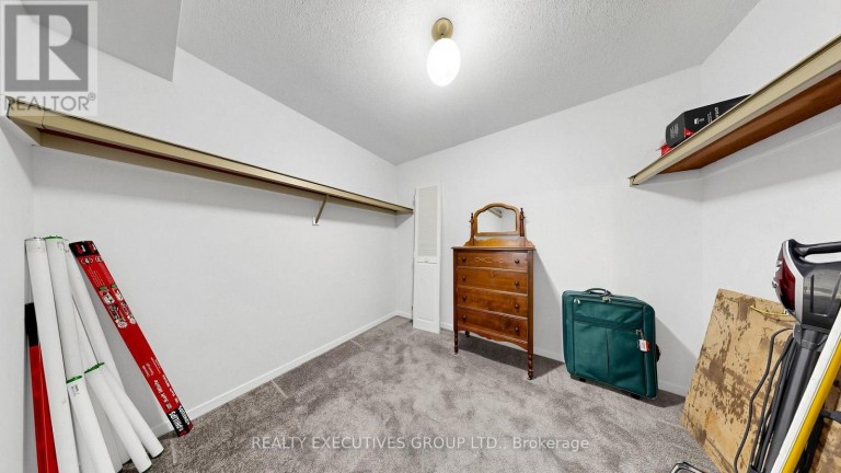206 - 8111 YONGE STREET, Markham (Royal Orchard), Ontario, L3T4V9