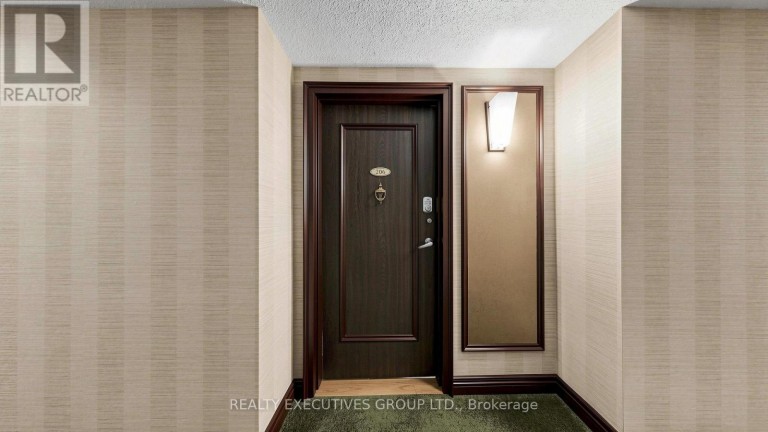 206 - 8111 YONGE STREET, Markham (Royal Orchard), Ontario, L3T4V9