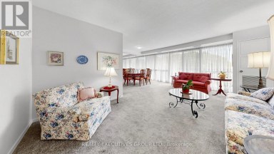206 - 8111 YONGE STREET Markham (Royal Orchard) Ontario photo 4