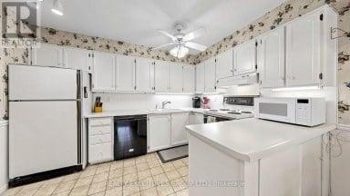 206 - 8111 YONGE STREET Markham (Royal Orchard) Ontario photo 9