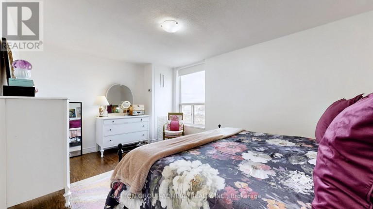 2402 - 85 EMMETT AVENUE, Toronto (Mount Dennis), Ontario, M6M5A2