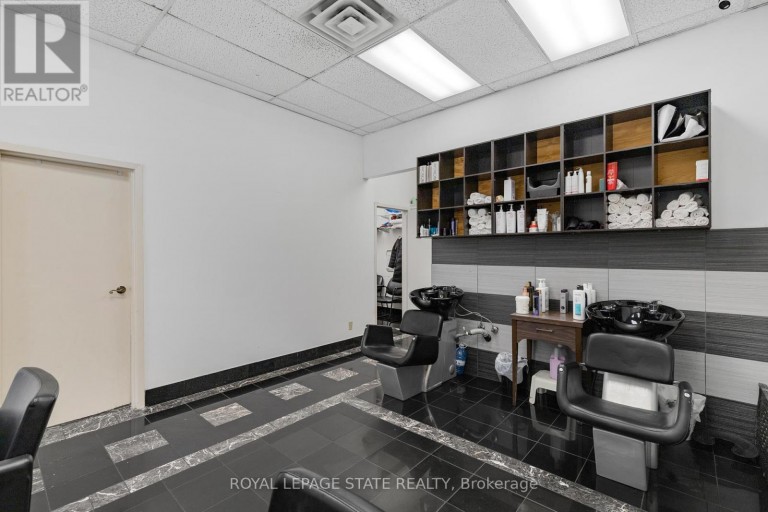 6 - 665 PLAINS ROAD E, Burlington (LaSalle), Ontario, L7T2E8